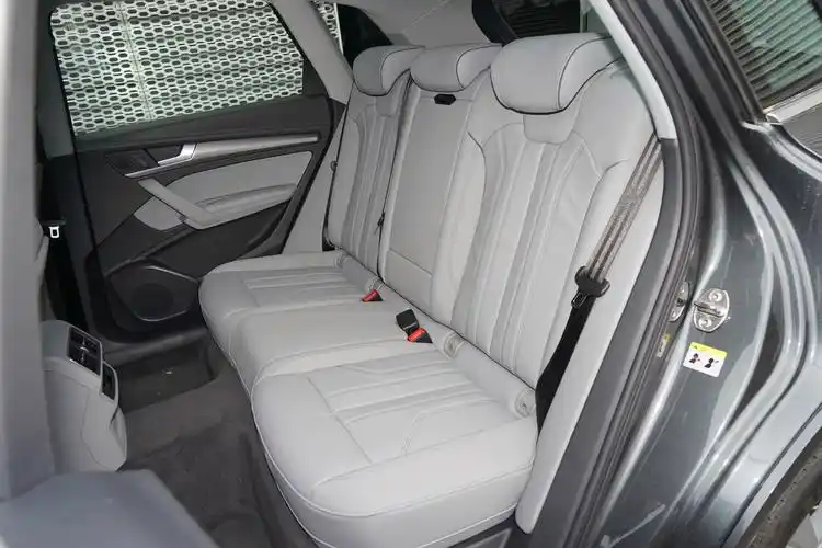 奥迪q5l空间-后排-双离合-易车