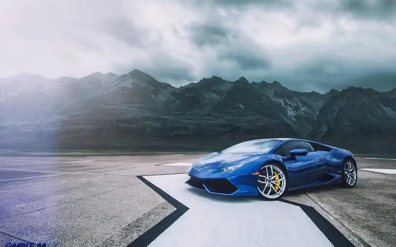 蓝色兰博基尼huracan跑车桌面壁纸分享