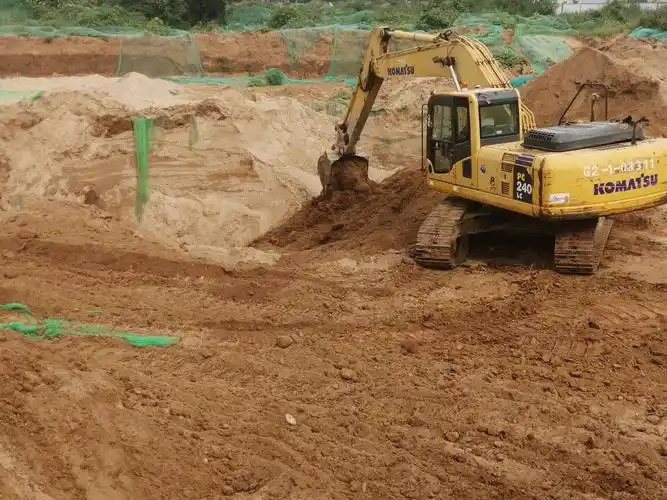 2,南侧取砂坑回填