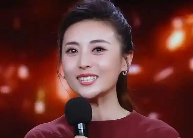 中国大学生考研网:央视美女主持人张舒越,高分考上北大研究生,优秀的