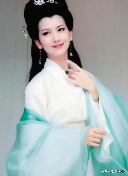 白蛇传里的演员是哪些,白蛇传里的演员是哪些演员(12个版本的白蛇传)