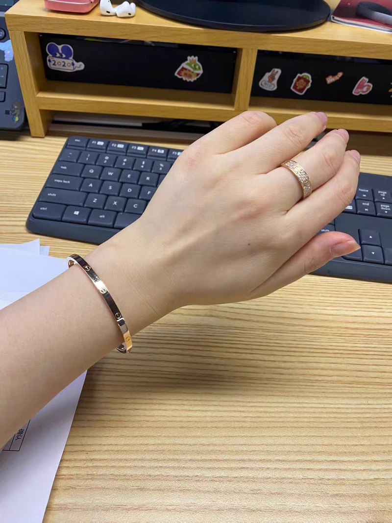 卡地亚官网手镯,女神必入的一款手镯