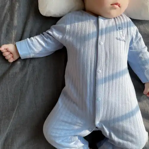 七个月宝宝衣服新生0男婴儿童1连体衣服2春装3睡衣4套装5宝宝6夏装7