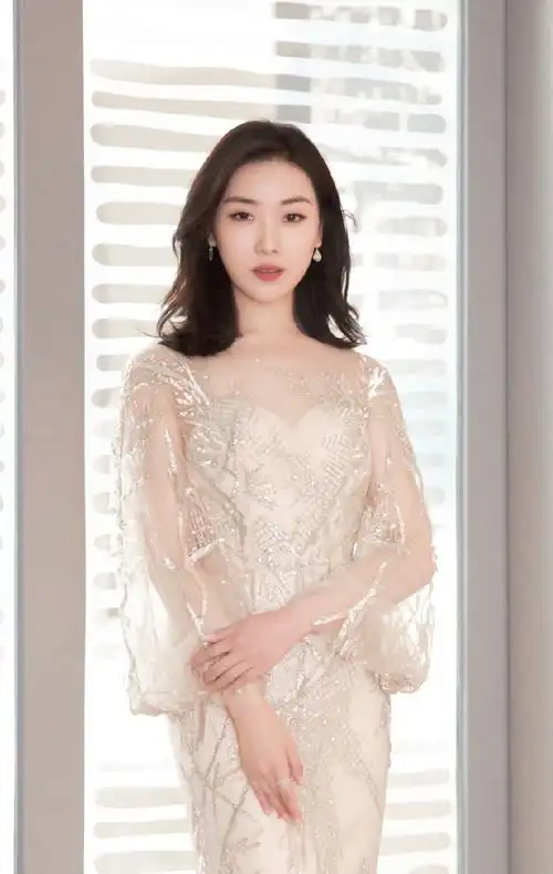 菅纫姿优雅迷人活动写真图片26