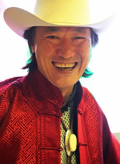 布仁巴雅尔(中国蒙古族男歌手)_尚可名片