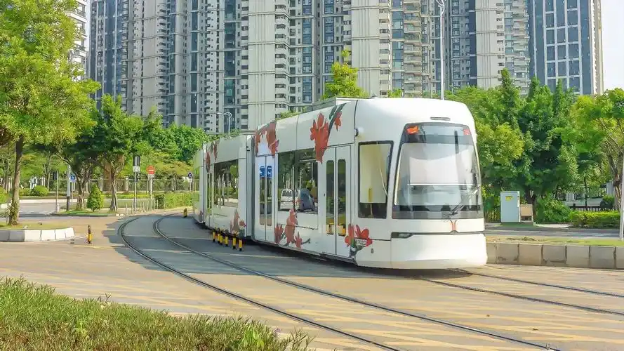 广州海珠区海珠有轨电车全长7.7公里,被称为最美公交线
