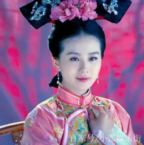 李沁的清宫造型却相当有气质.