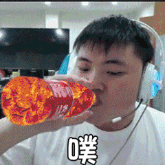 不过uzi这波aoe竟然能把远在身后的裁判小姐姐也带上,看来八成是出了