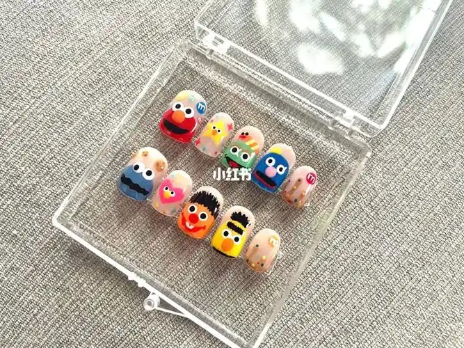 全手绘芝麻街卡通人物|手绘美甲|卡通美甲