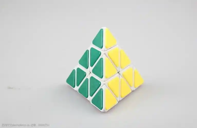 三角形魔方图片