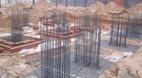 筏基础:常用于地基软弱的多层砌体结构,框架结构,剪力墙结构的建筑