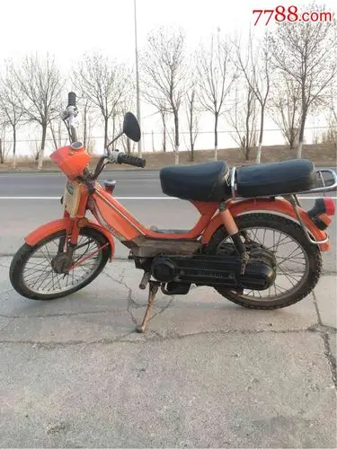 80年代老嘉陵摩托车