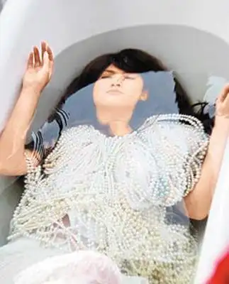 杨丞琳珍珠装憋气潜浴缸成平板圆脸险遭溺图