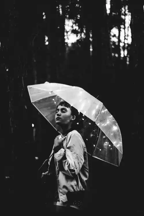 撑伞的人图片其他人物雨伞撑伞