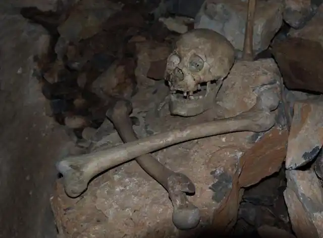 冤魂不散白骨洞.挑战你的视觉神经.