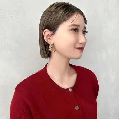 2024「一刀切短发」5大最新染发造型!