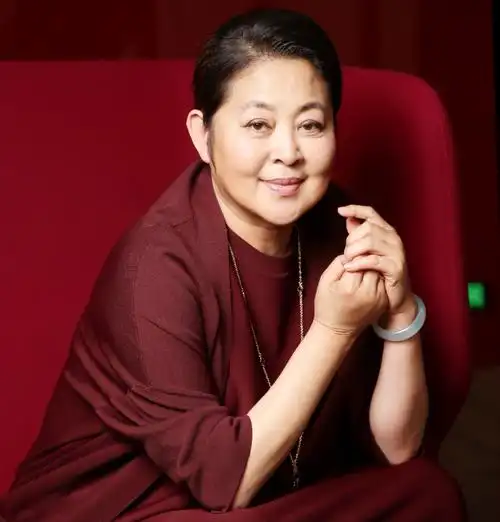 倪萍儿子和女儿照片 倪萍的所有丈夫照片-百联百科