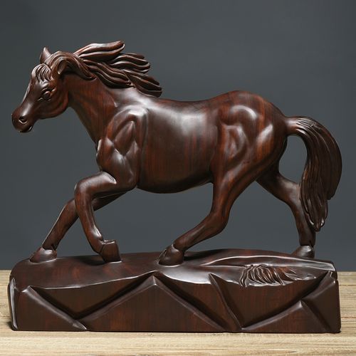 客厅摆放雕刻马好不好