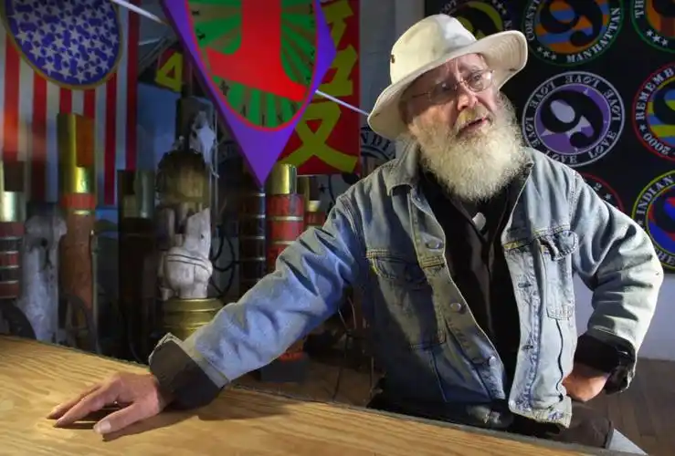 acclaimed artist robert indiana dies at his maine island home at