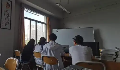 图1.4.1 会议照片