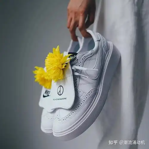 开春联名好鞋看这双权志龙30小雏菊