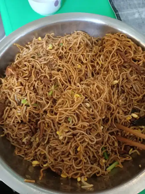 午餐卤面条,鸡蛋汤