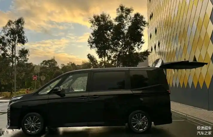 期待国产丰田voxy家用紧凑mpv亮相实用大气