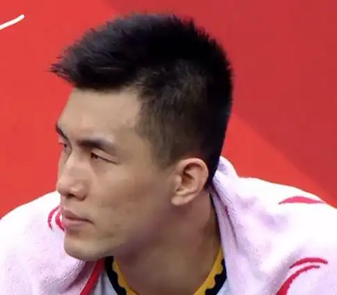 28分30分郭艾伦挡不住全场1打5一条龙三分球10中8神了