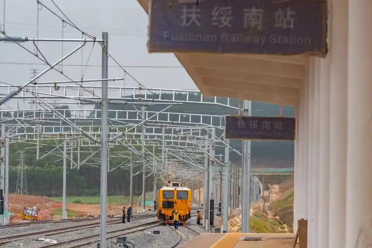 大黄蜂出动南崇铁路建设进入新阶段