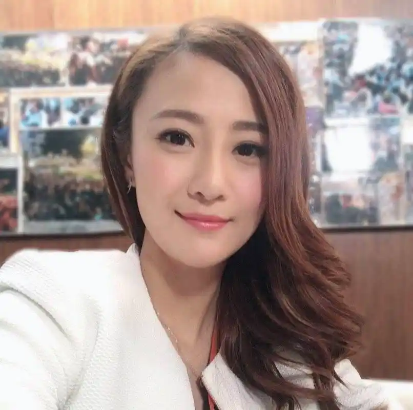 tvb女星朱智贤宣布复出,荧幕初吻献曹永廉,因偷食人夫遭雪藏一年_事件