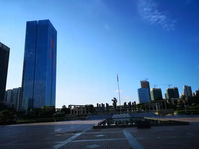 龙腾盛世——深圳市龙岗区龙城广场一瞥