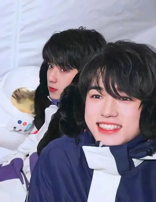 害怕他们是真的是因为世俗不愿他们是真的,怕他们扛不住#文轩cp