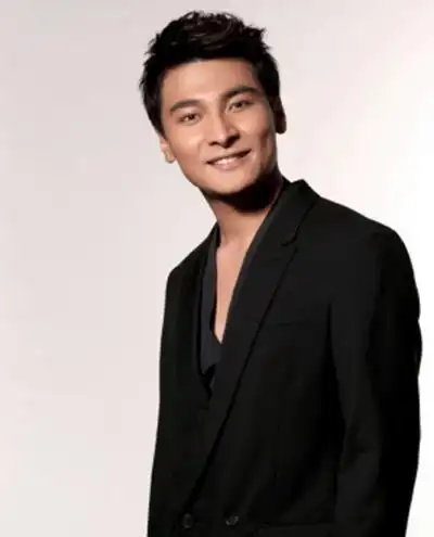 中国 出生地:山西省 身高:179cm 体重:76kg 生日:1982-7-1 贺刚简介