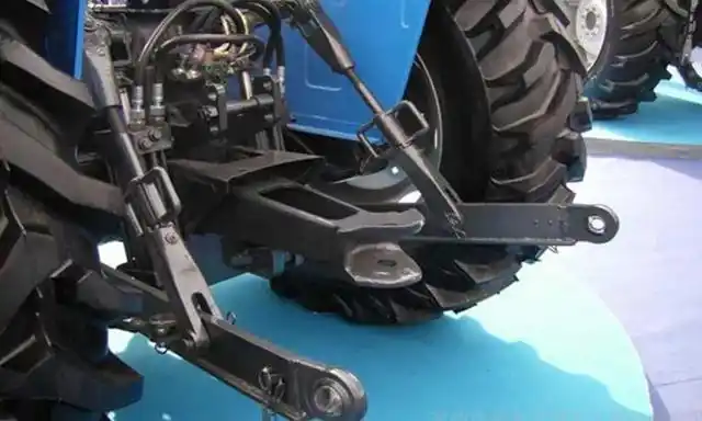 牵引农具;操纵农具的升降;控制农具的耕作深度或提升高度;给拖拉机