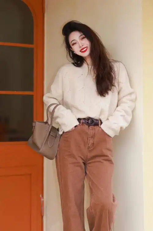 皮肤黄偏黑的人穿什么颜色显白,黄偏黑的肤色穿什么颜色显白