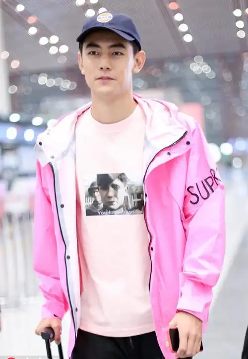 纪凌尘相关图片