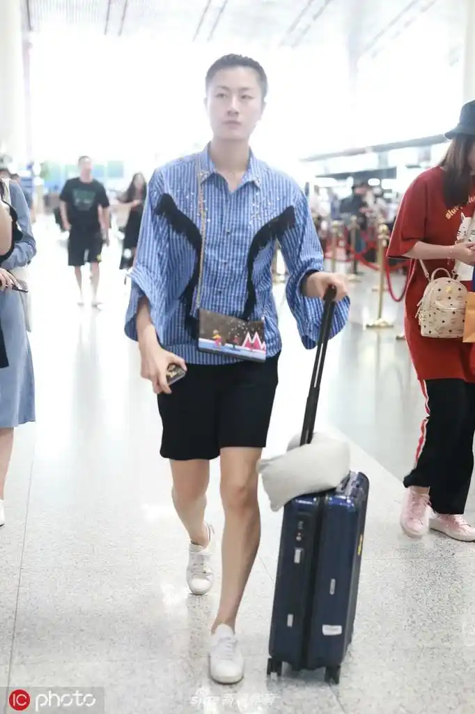 丁宁出征中国公开赛 穿搭时尚_高清图集_新浪网