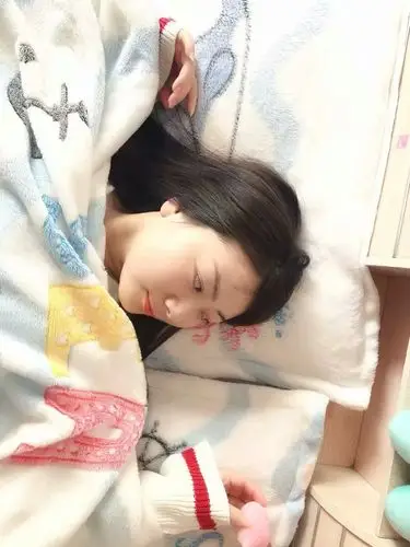 【宅家睡衣大赛】 宅家里没事玩自拍