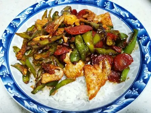 香肠版农家一碗香盖饭