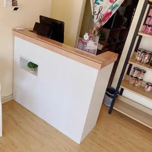 简约新款收银台收款店铺实木小吧台桌前台接待现代服装店小型柜台