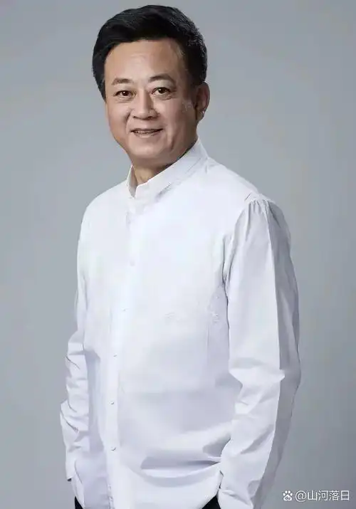 个人简历图片与有很多人预热学校的荣誉骗人的6头发78主持人朱军图片