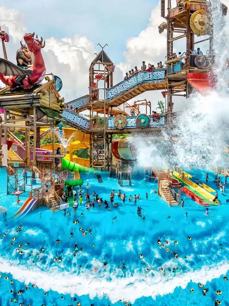 据说是山东威海最好玩的水上乐园!不确定的.