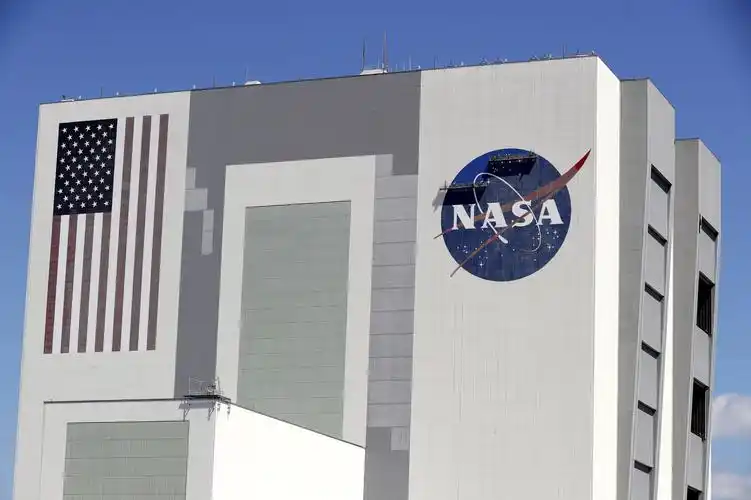 building at the kennedy space center spruce up the nasa logo