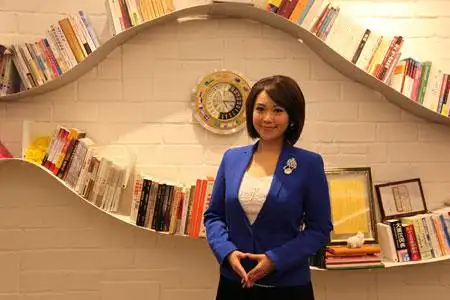 台湾美女主播李亚蒨凤凰再出发