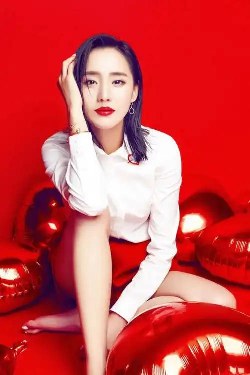 女神王智身材性感火辣没想到她今年两部大片演技太惊艳