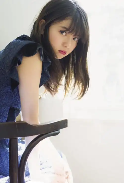 日本美女斋藤飞鸟写真图片