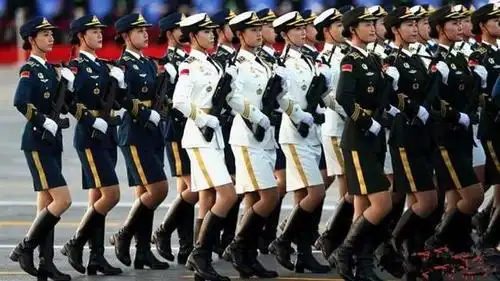 女兵谁最强 看看中国阅兵就知道了