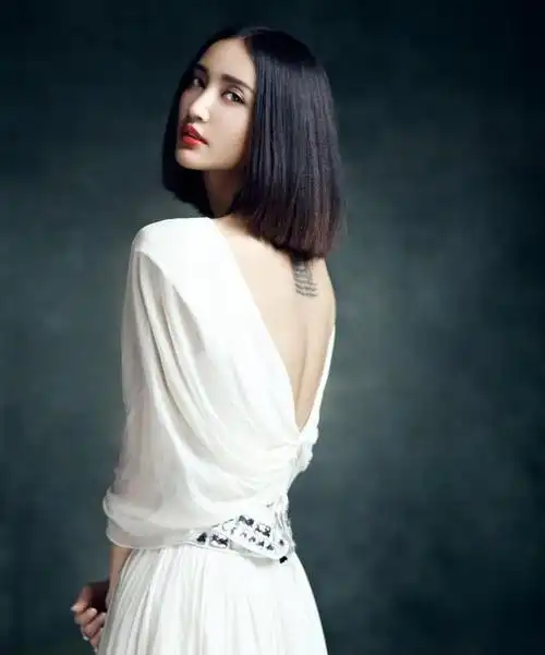 张歆艺靠健身实现瘦身梦,短发多了一丝帅气和干练,现在风格多变_腾讯