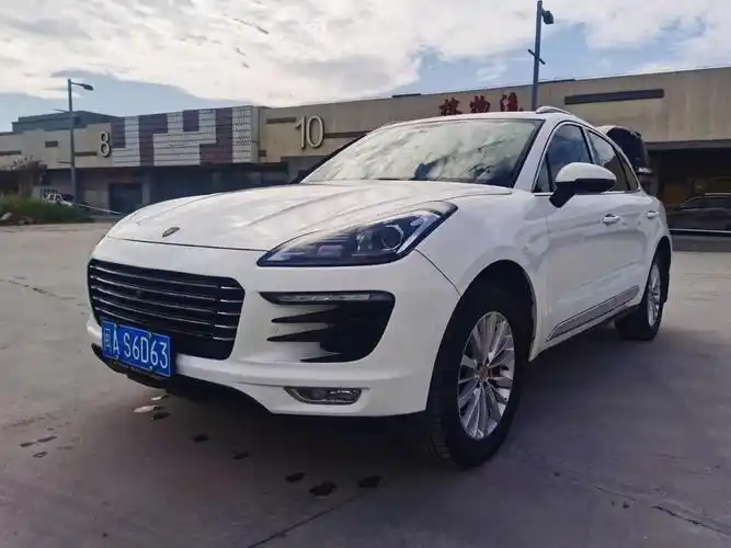 20185众泰sr9号称保时泰20t自动全景天窗无钥匙进入一键启动多功能