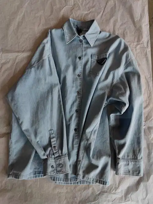 prada牛仔蓝衬衫